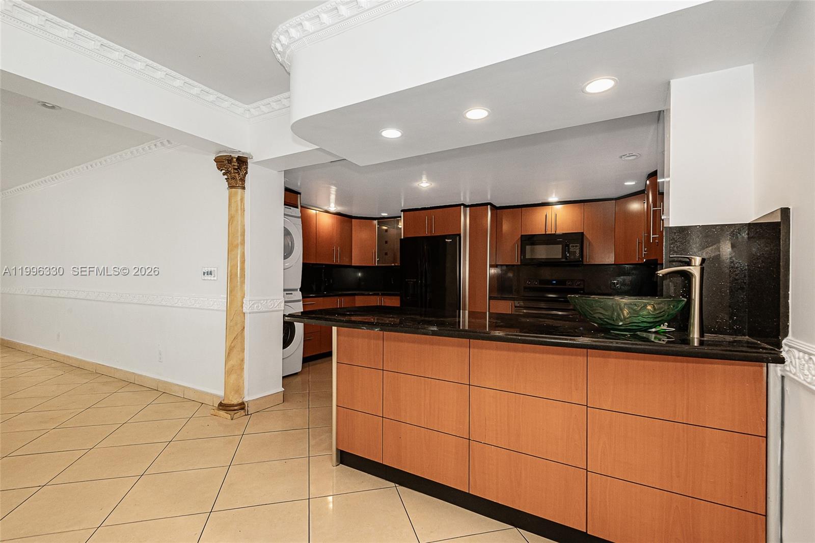 2545 Northeast 207th Street Miami, FL 33180 - Photo 9 of 32