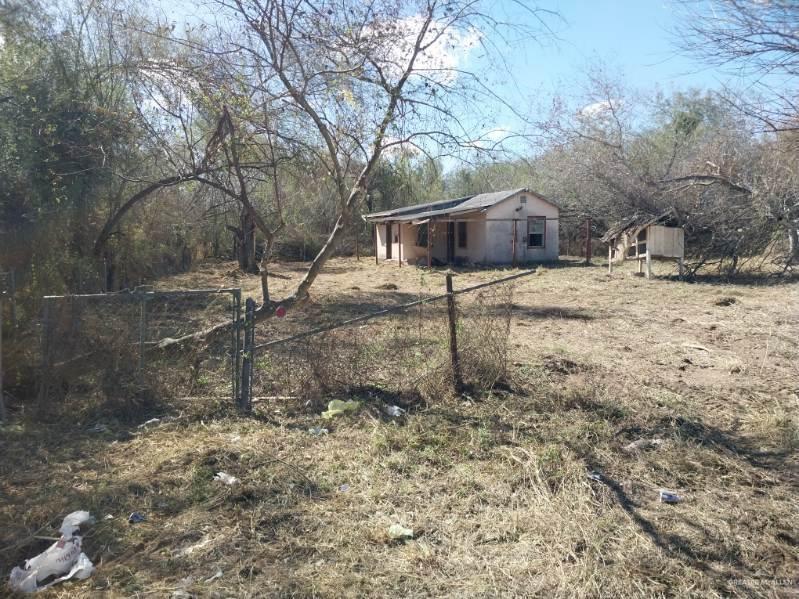 2012 2nd Ln Circle Mission, TX 78572 - Photo 4 of 5 a house view with a backyard space