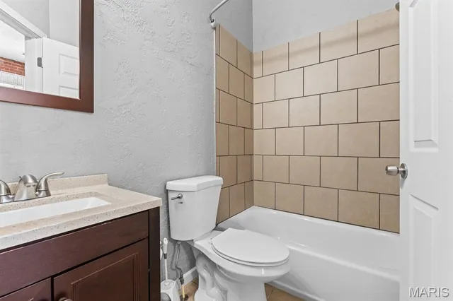 $240,000 | 719 Centreville Avenue, Belleville, IL 62220