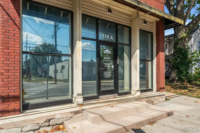 $240,000 | 719 Centreville Avenue, Belleville, IL 62220