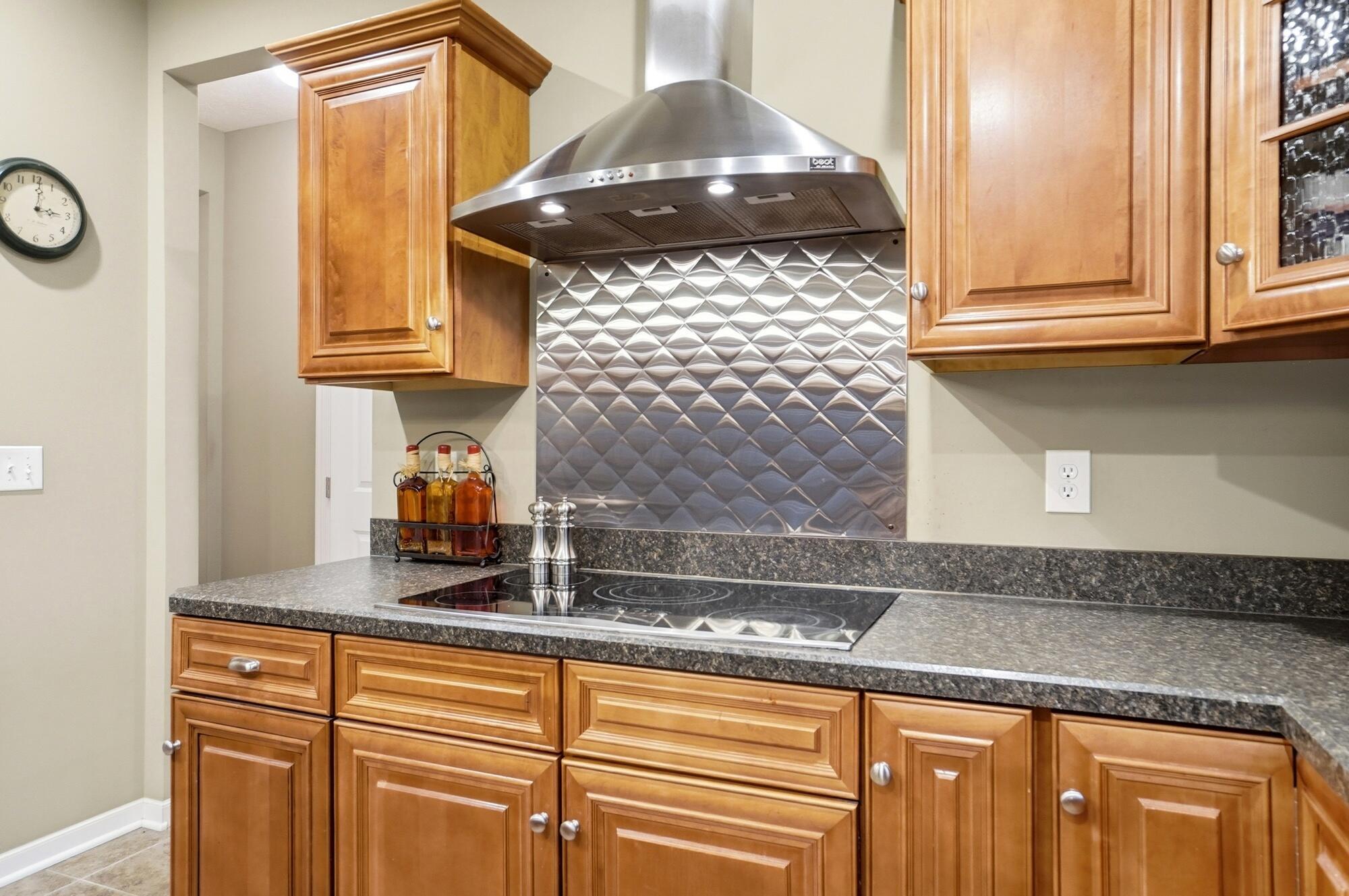 9952 Loop Road Millersport, OH 43046 - Photo 18 of 95 Gourmet Kitchen - 9952 Loop Road, Millersport, OH 43046