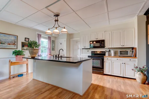 $549,500 | 840 Worthington Ridge, Berlin, CT 06037