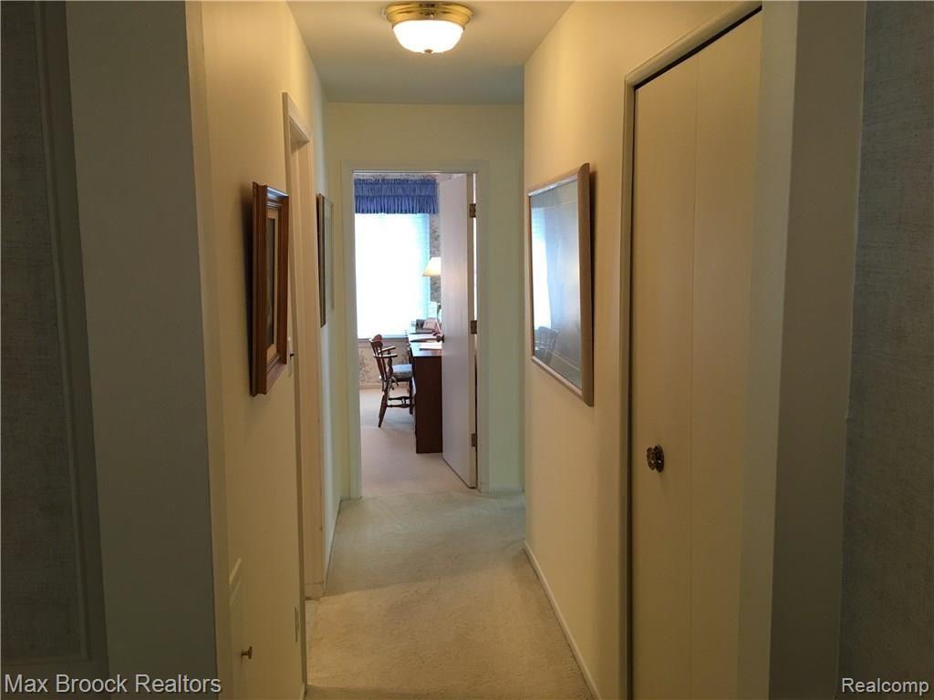 1750 Tiverton Road Bloomfield Hills, MI 48304 - Photo 17 of 32
