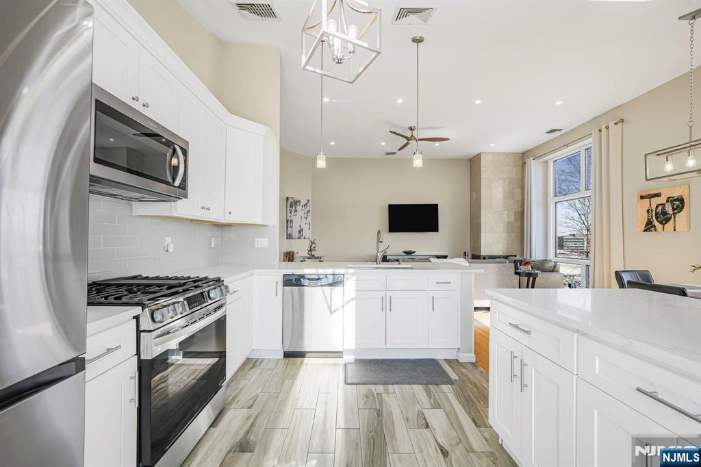 855 Valley Brook Avenue, Unit 1B Lyndhurst, NJ 07071 - Photo 9 of 30