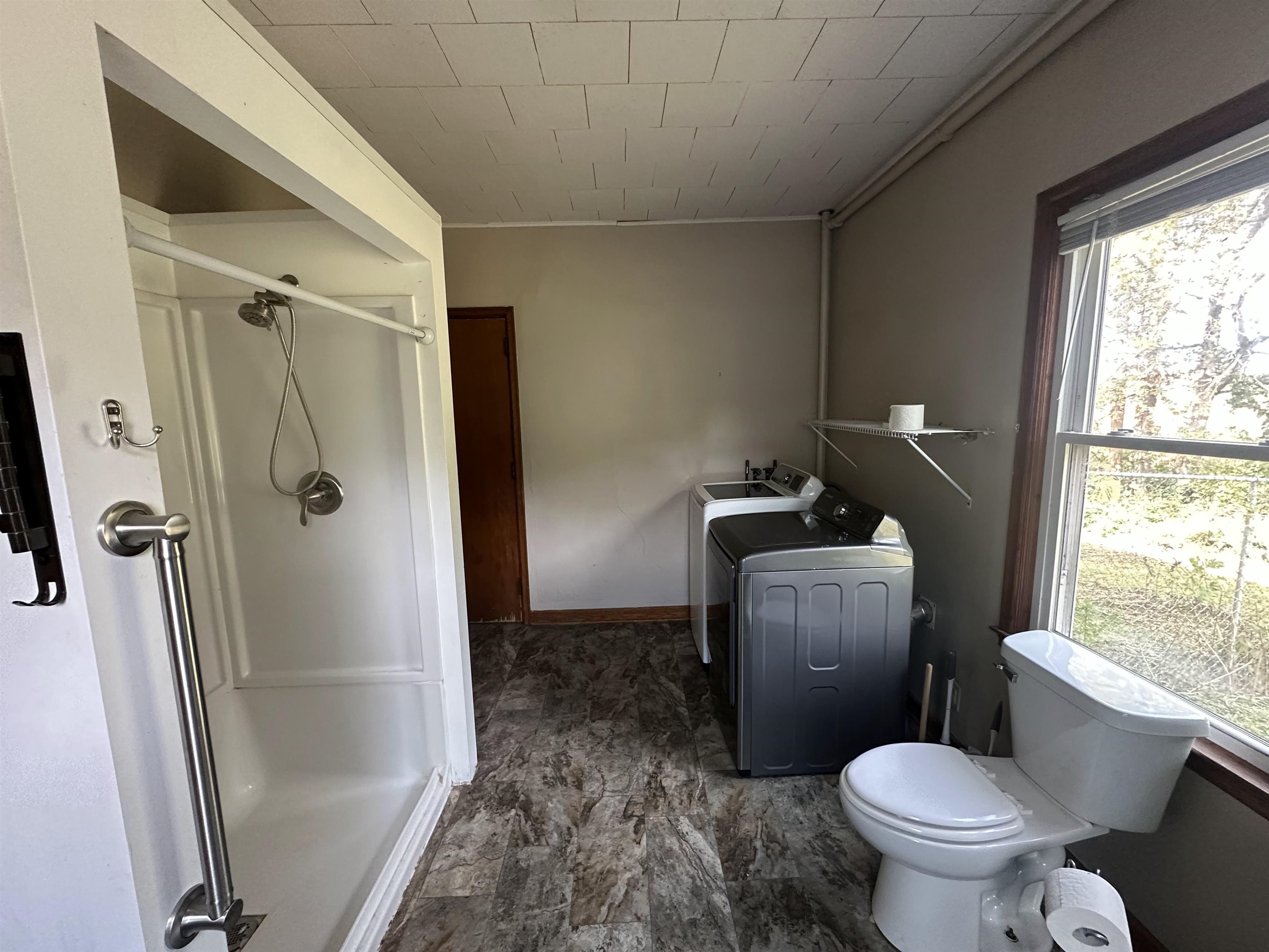5998 County Road South Wayne, WI 53587 - Photo 20 of 42 Gallery Image 20