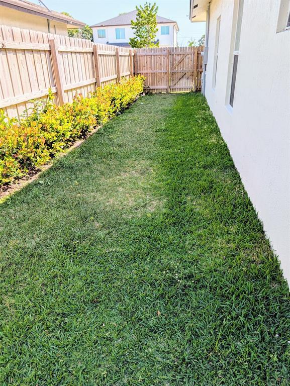 1562 West 26th Court Riviera Beach, FL 33404 - Photo 12 of 16 12