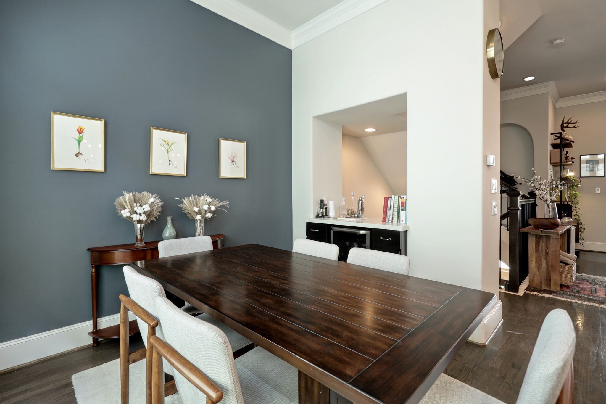 2231 Chenevert Street Houston, TX 77003 - Photo 12 of 26 a living room with dining table
