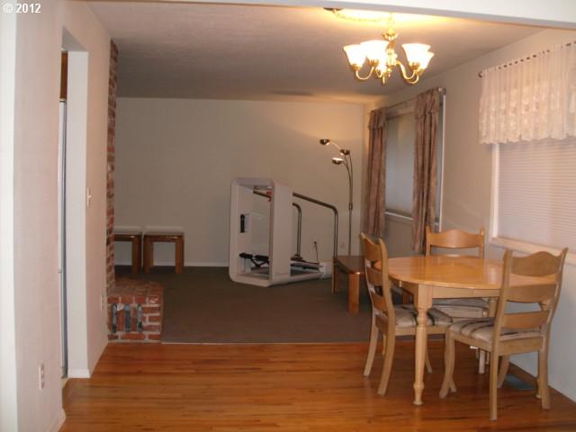 17465 Southeast Valley View Road Portland, OR 97267 - Photo 5 of 16 Gallery Image 5