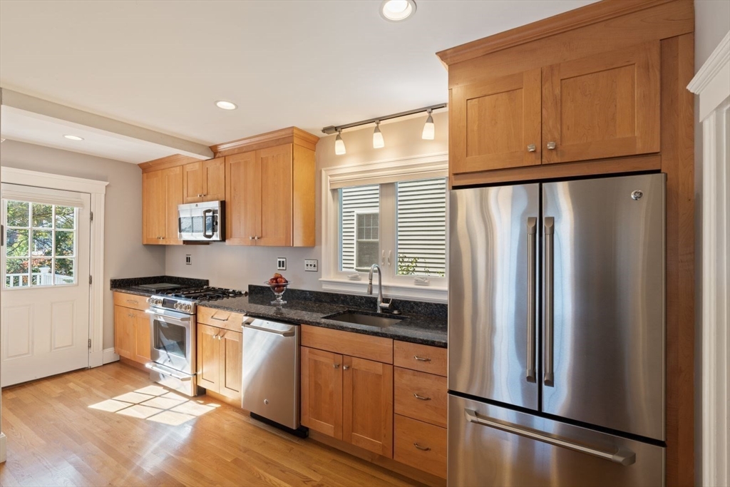 60 Trapelo Road Waltham, MA 02452 - Photo 10 of 31 Gallery Image 10