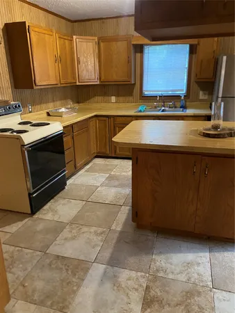 $149,000 | 214 Houston Avenue, Somerville, TX 77879