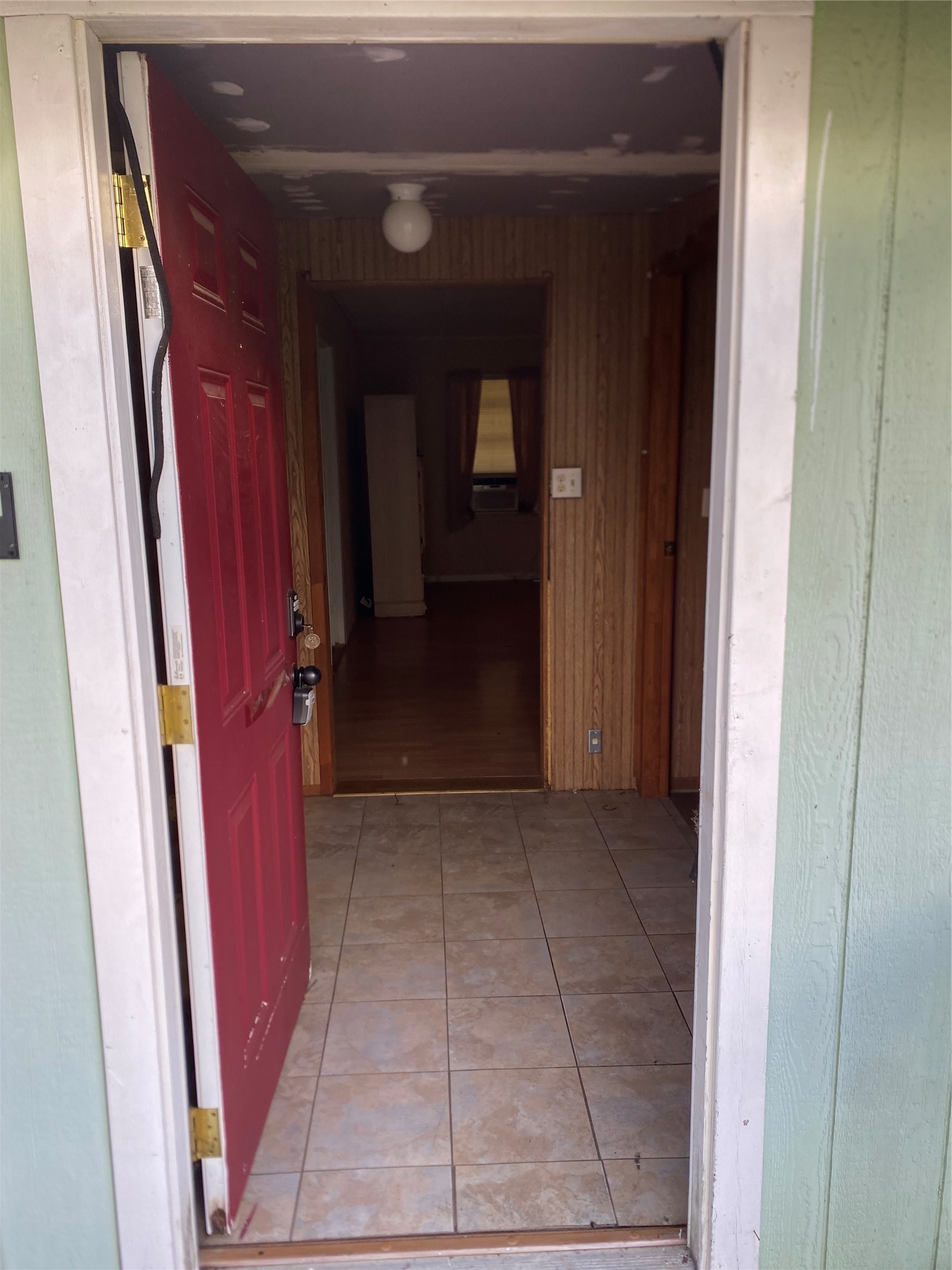214 Houston Avenue Somerville, TX 77879 - Photo 9 of 18 Front Entry