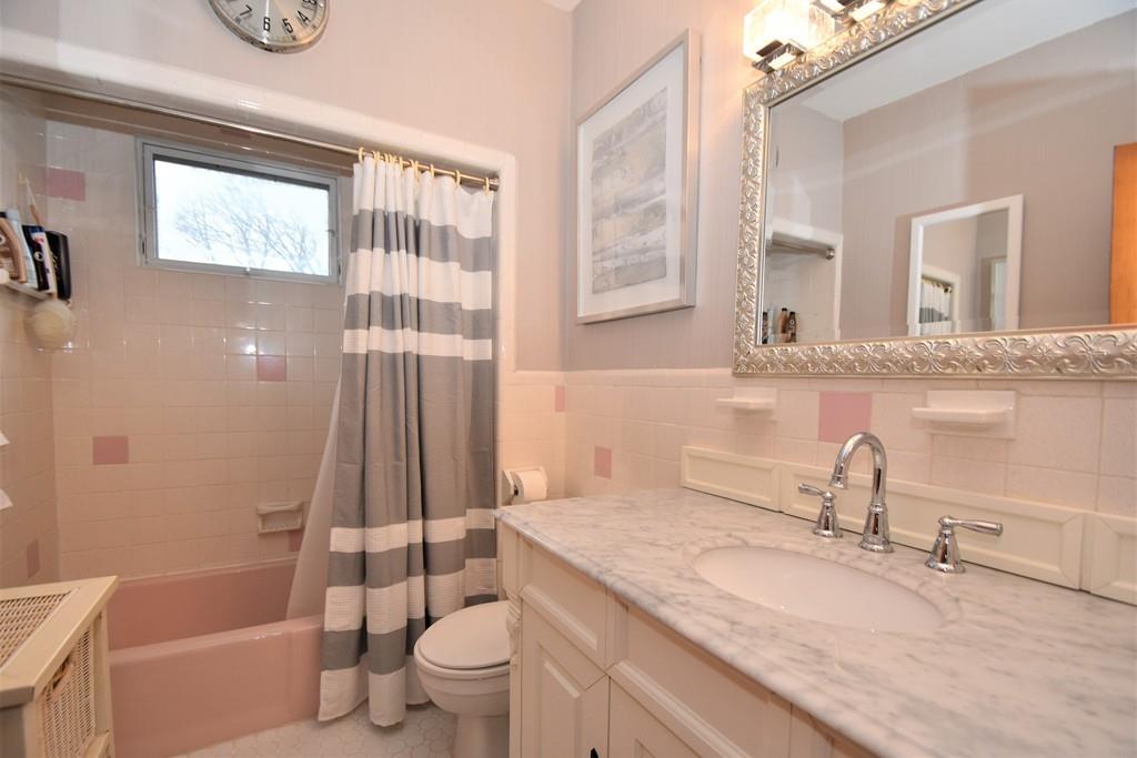 44 Thaxter Road Newton, MA 02460 - Photo 15 of 24