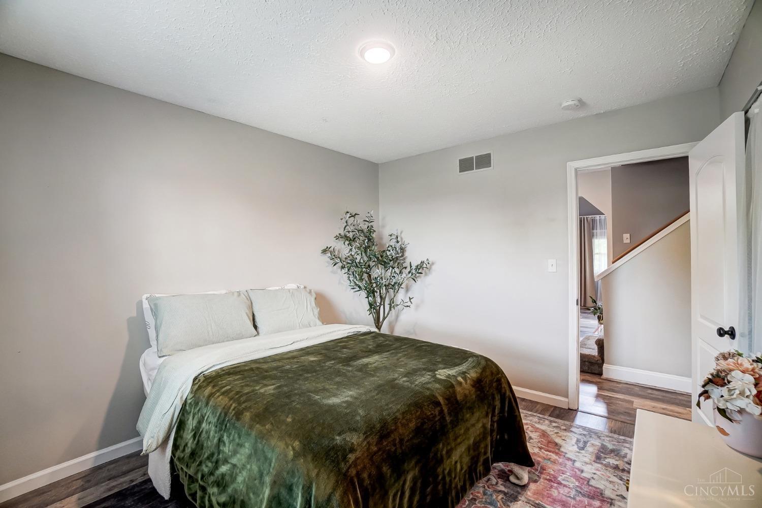 6173 Springdale Road Cincinnati, OH 45247 - Photo 38 of 73