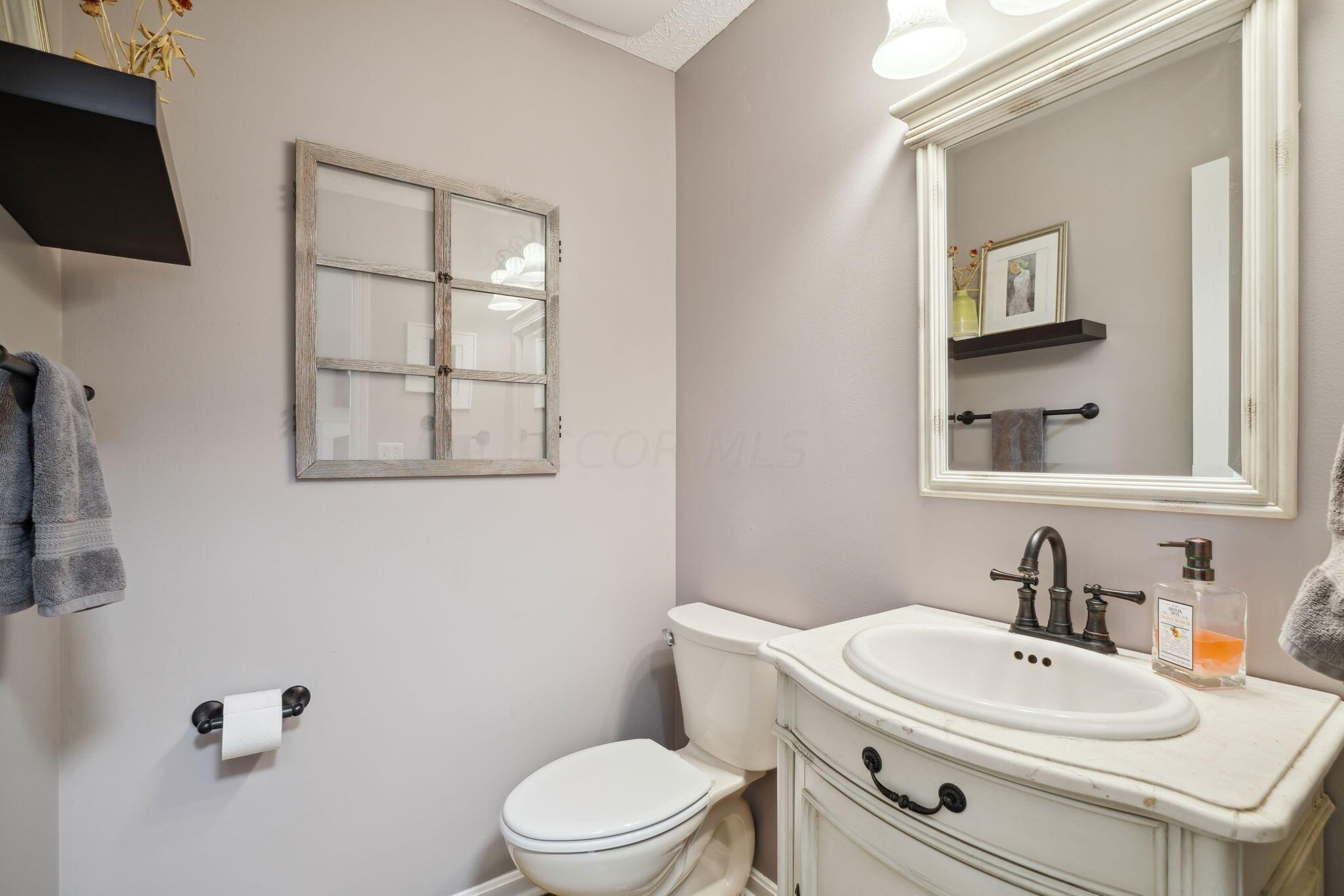 822 Lindenhaven Road Columbus, OH 43230 - Photo 27 of 58 First Floor Half Bath