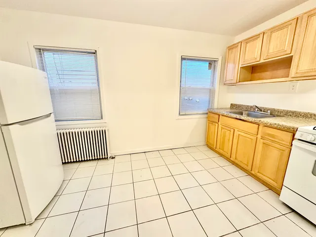 $1,599 | 31-33 Tillinghast Street, Unit 3, Newark, NJ 07108