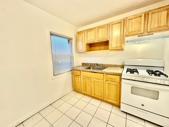 $1,599 | 31-33 Tillinghast Street, Unit 3, Newark, NJ 07108