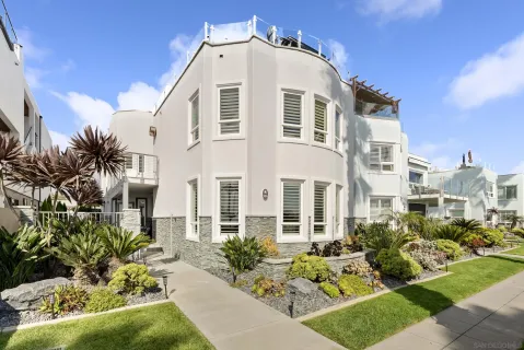 $3,650,000 | 506 South Pacific Street, Oceanside, CA 92054