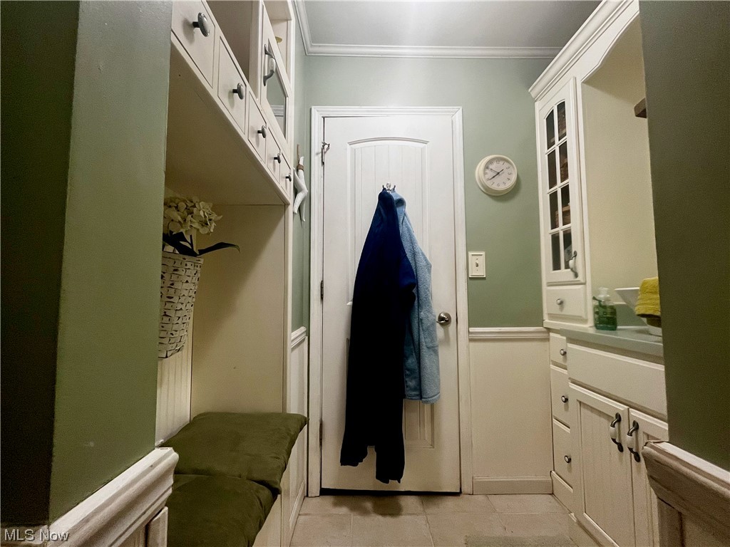 16771 Kinsman Road Middlefield, OH 44062 - Photo 15 of 27 Main floor bath