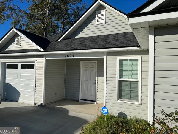 $1,775 | 1825 Chestnut Drive, Valdosta, GA 31602