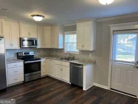 $1,775 | 1825 Chestnut Drive, Valdosta, GA 31602