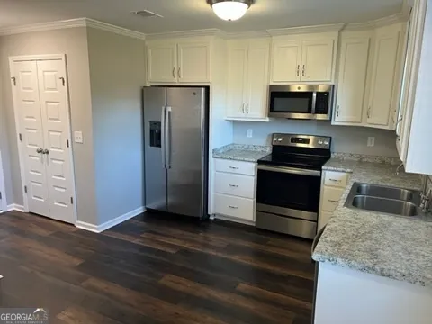 $1,775 | 1825 Chestnut Drive, Valdosta, GA 31602