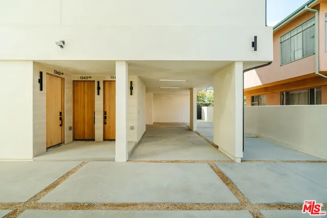 $6,875 | 1343 South Ogden Drive, Unit 3, Los Angeles, CA 90019