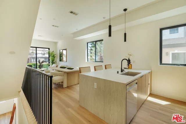 $6,875 | 1343 South Ogden Drive, Unit 3, Los Angeles, CA 90019