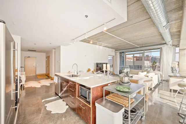$1,350,000 | 345 North 6th Avenue, Unit 305, Minneapolis, MN 55401