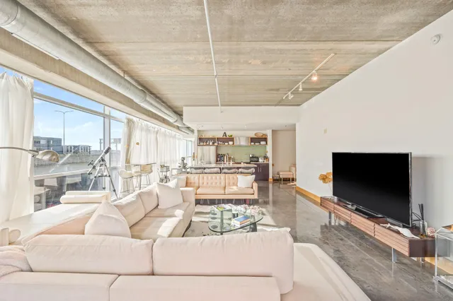 $1,350,000 | 345 North 6th Avenue, Unit 305, Minneapolis, MN 55401