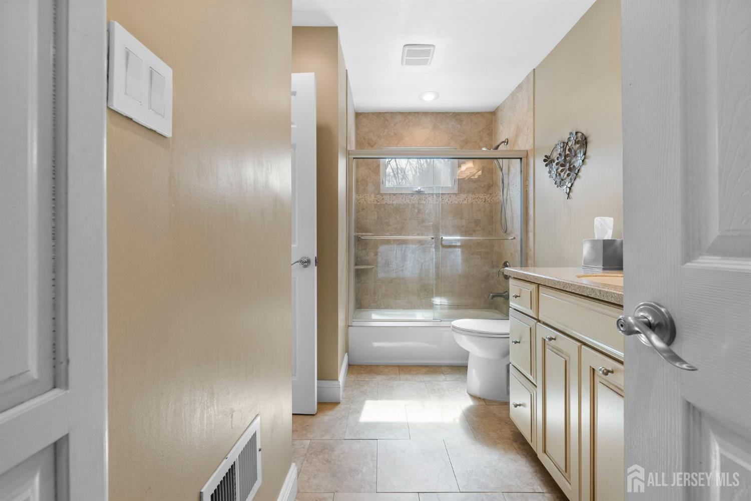 10 Barrie Road East Brunswick, NJ 08816 - Photo 23 of 41 Gallery Image 23