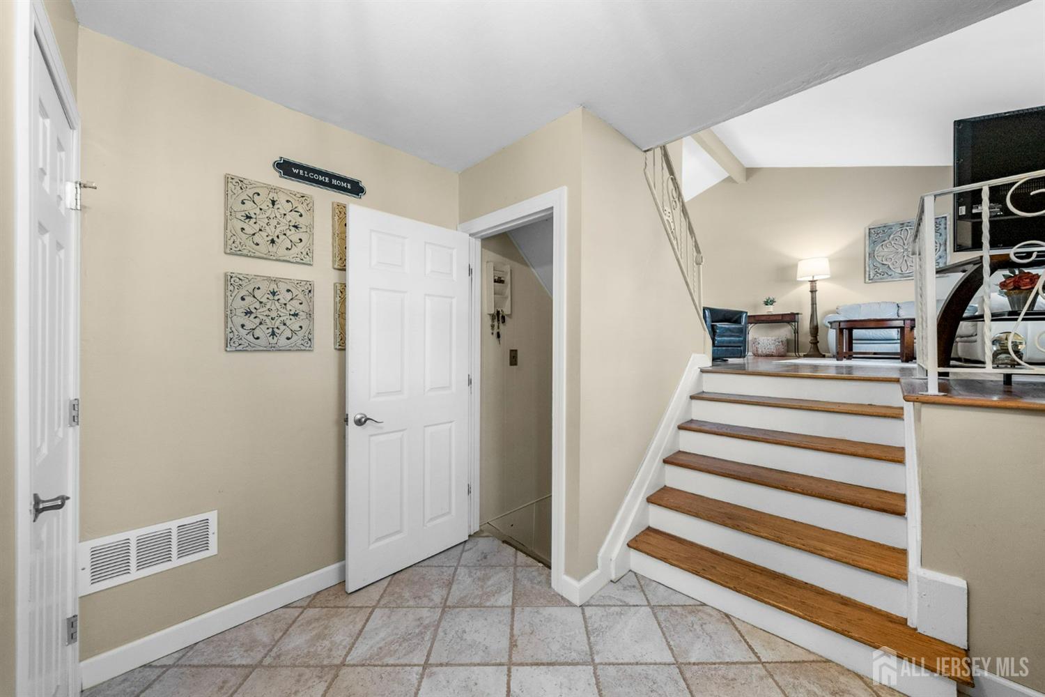 10 Barrie Road East Brunswick, NJ 08816 - Photo 5 of 41 Gallery Image 5