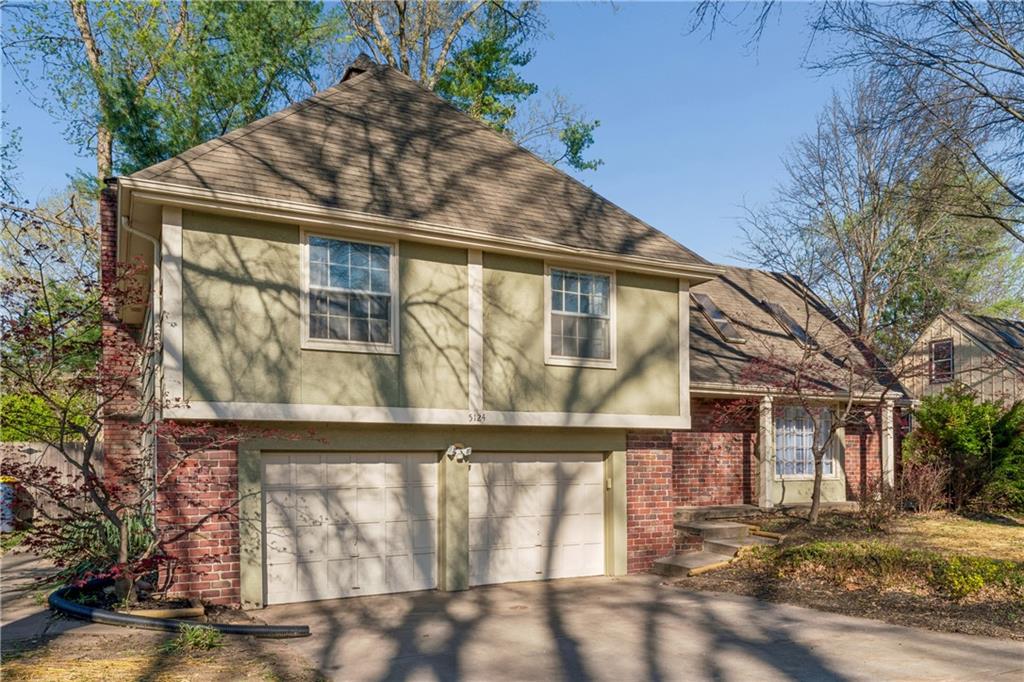 5124 Spring Avenue Kansas City, MO 64133 - Photo 2 of 54