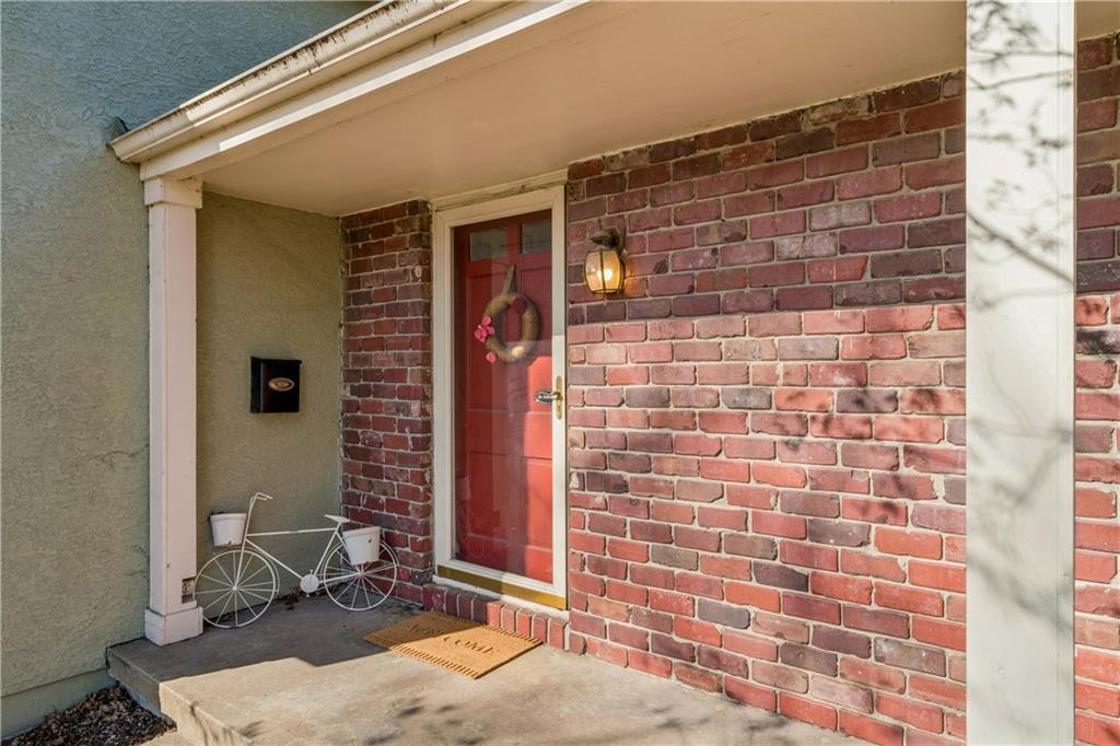 5124 Spring Avenue Kansas City, MO 64133 - Photo 4 of 54
