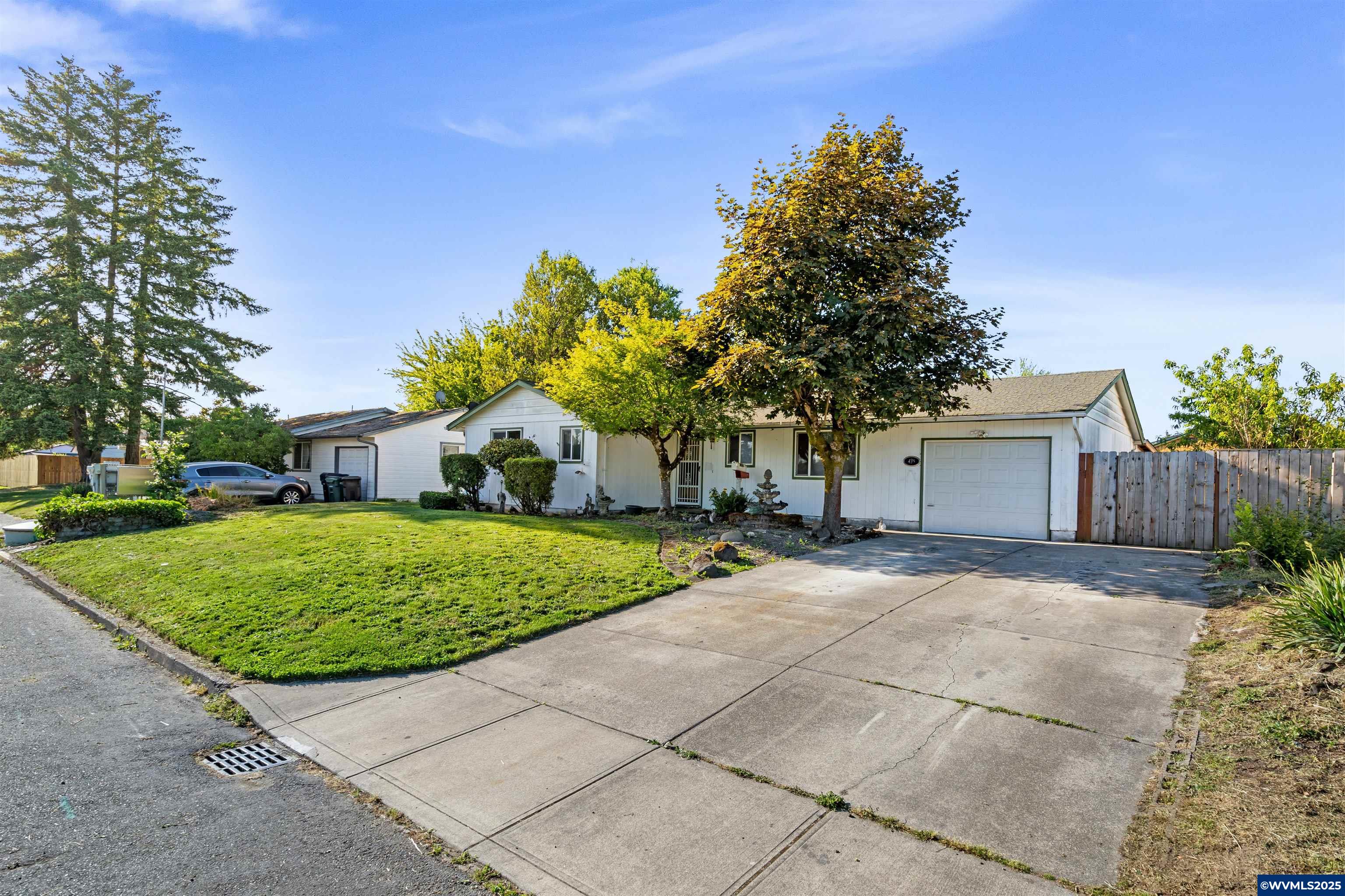 435 Maple Drive Independence, OR 97351 - Photo 3 of 30