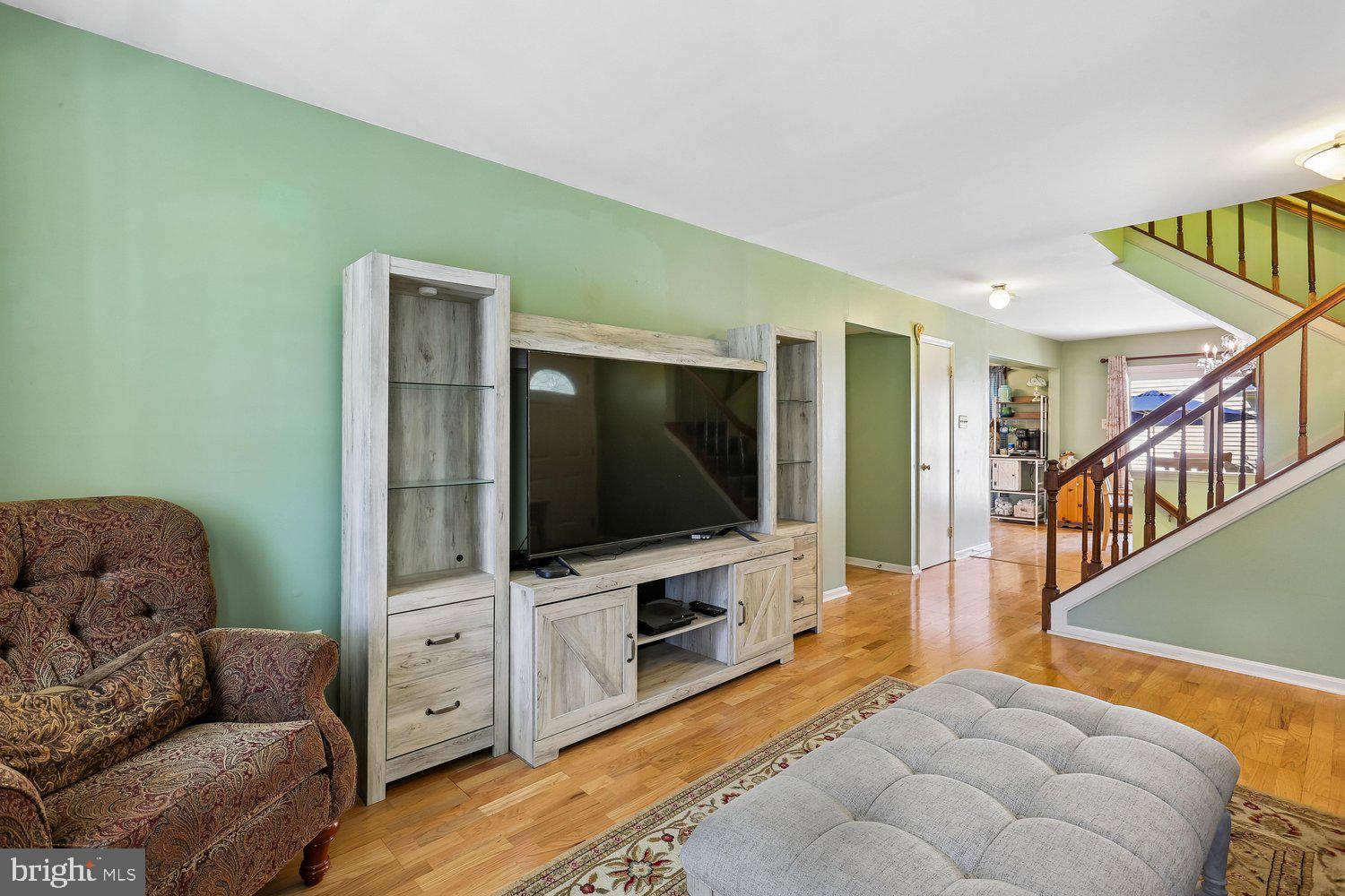14822 Rose Trellis Place Silver Spring, MD 20906 - Photo 10 of 65 Living Room