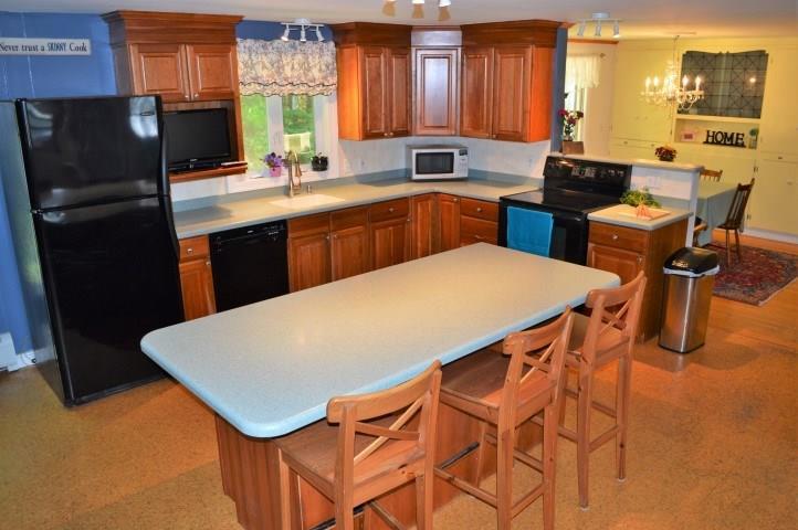 15 Oceanview Road Kennebunk, ME 04043 - Photo 5 of 24 ...this wonderfully renovated...