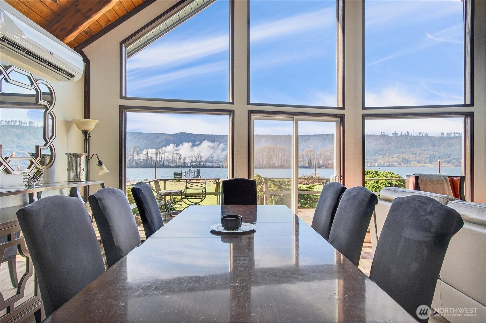 301 West Sunny Sands Road Cathlamet, WA 98612 - Photo 36 of 39 a view of a livingroom with furniture