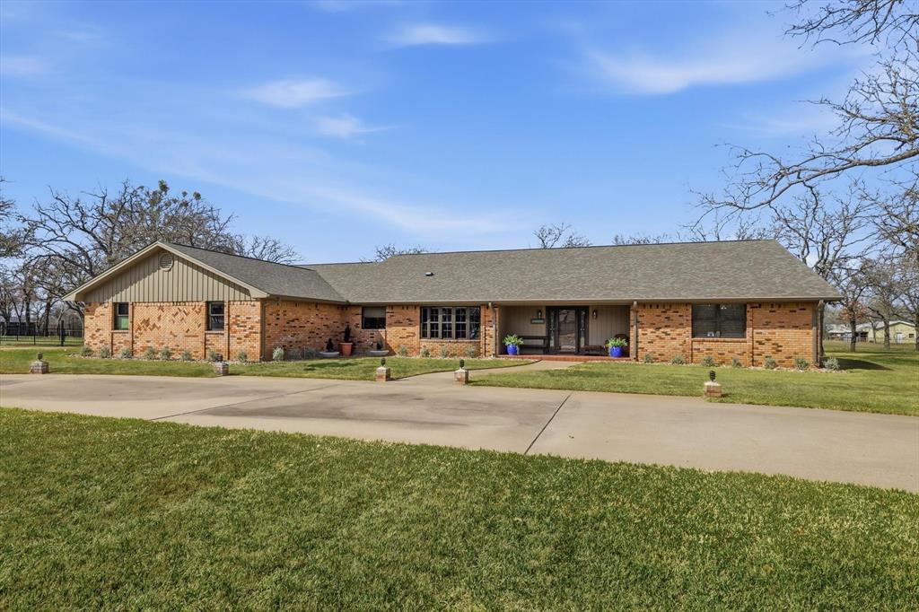 4 Buckskin Road Mineral Wells, TX 76067 - Photo 2 of 40