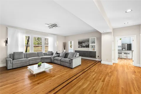 $1,799,999 | 35 River Run, East Greenwich, RI 02818