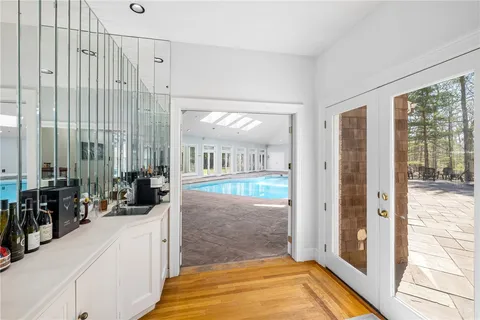 $1,799,999 | 35 River Run, East Greenwich, RI 02818