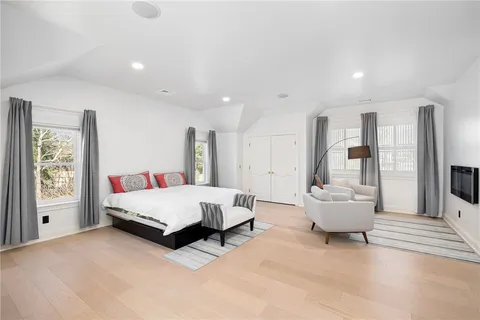 $1,799,999 | 35 River Run, East Greenwich, RI 02818