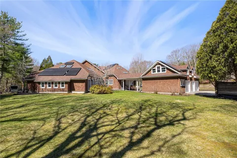 $1,799,999 | 35 River Run, East Greenwich, RI 02818