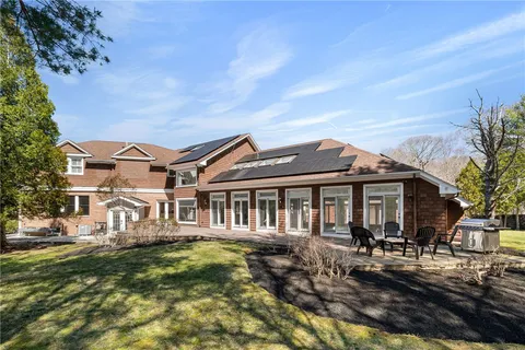 $1,799,999 | 35 River Run, East Greenwich, RI 02818