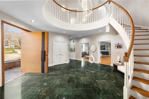 $1,799,999 | 35 River Run, East Greenwich, RI 02818