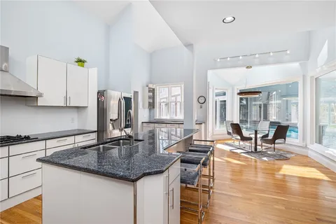 $1,799,999 | 35 River Run, East Greenwich, RI 02818