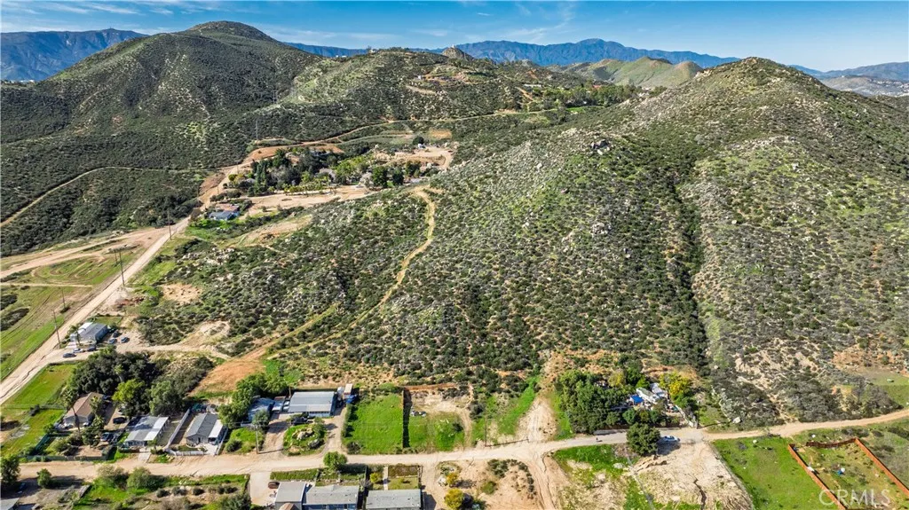 1 Upton Wildomar, CA 92595 - Photo 7 of 28