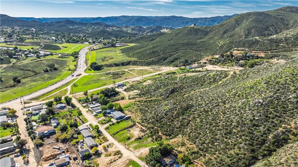 1 Upton Wildomar, CA 92595 - Photo 9 of 28