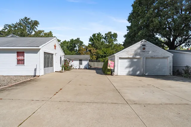 $179,000 | 1115 Cooper Street, Jackson, MI 49202