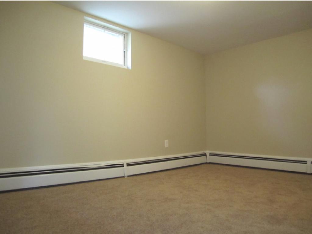 12 Folsom Road Derry, NH 03038 - Photo 16 of 31 Gallery Image 16