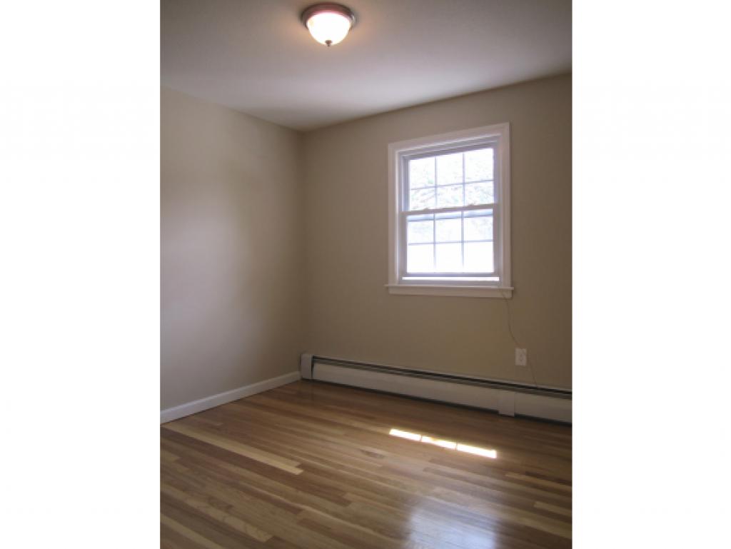 12 Folsom Road Derry, NH 03038 - Photo 19 of 31 Gallery Image 19